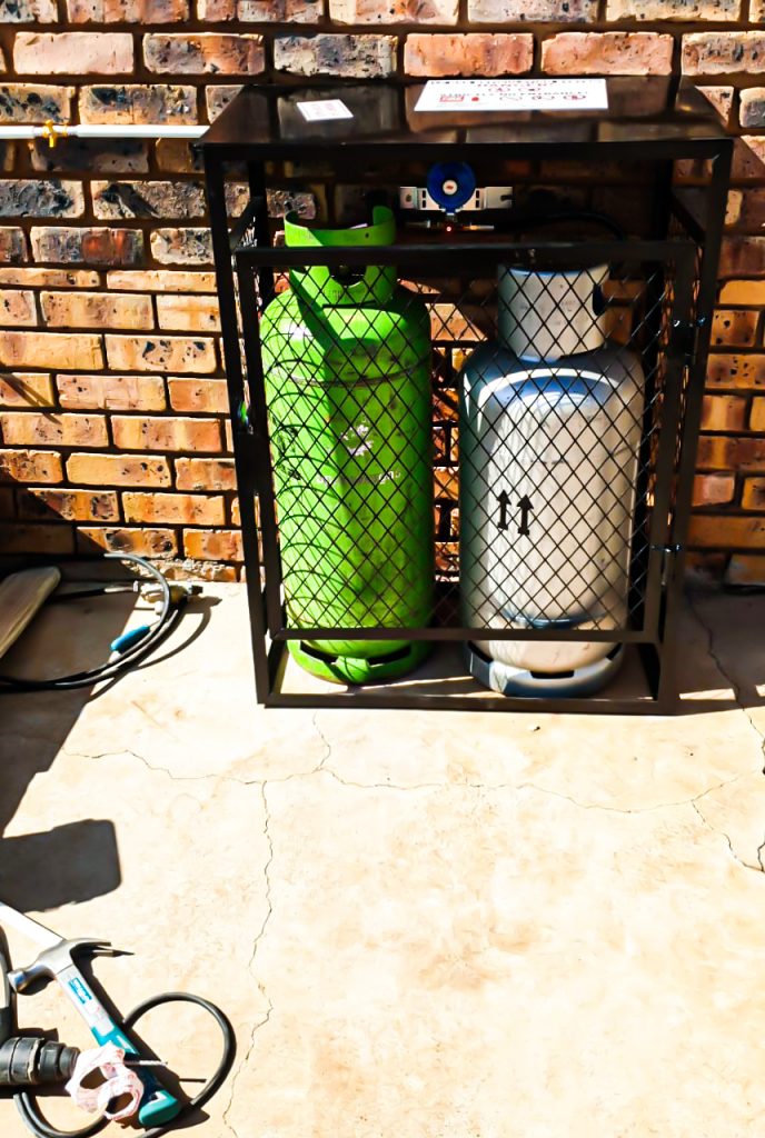 gas-tanks-and-cage-installation